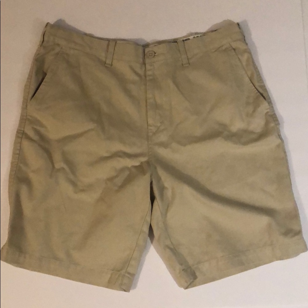 Eddie Bauer Mens khaki shorts